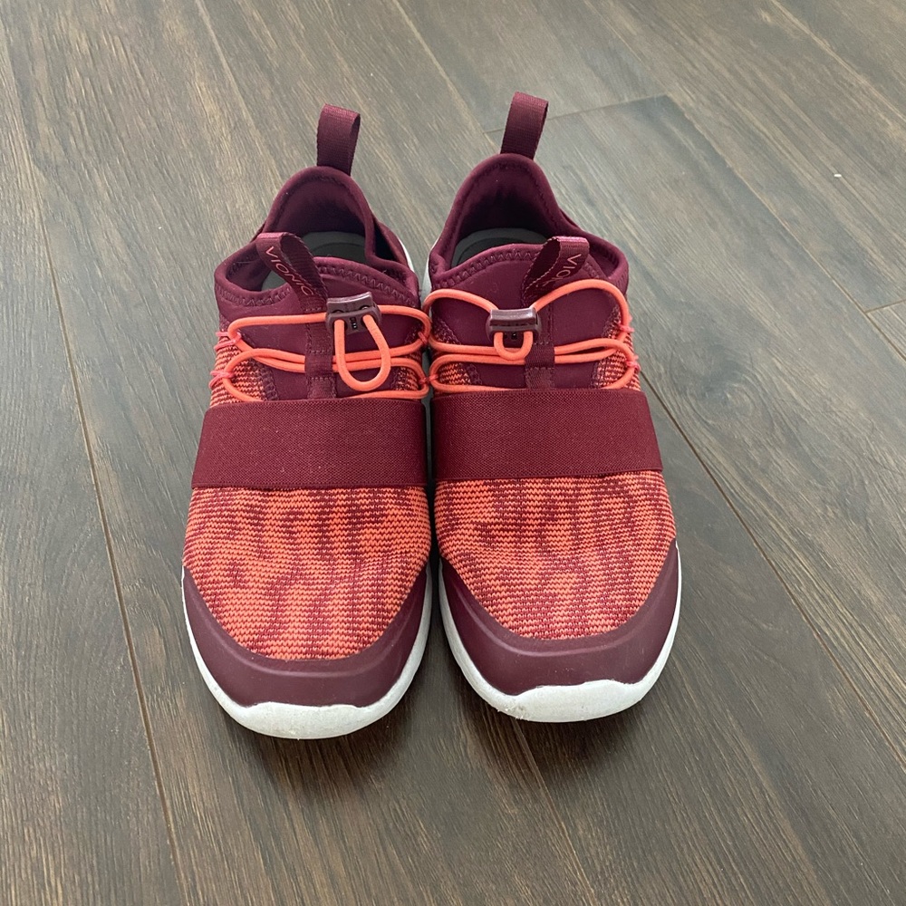 Vionic Sneakers 👟 cute & built for comfort!!